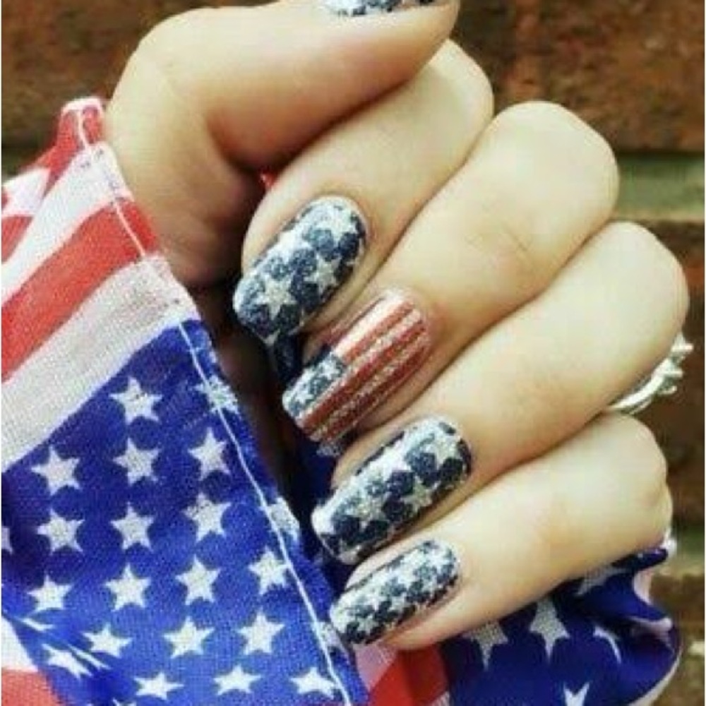Color Street FLAGTIME GAL Patriotic Nail set- Red, White, & Blue Fourth of July